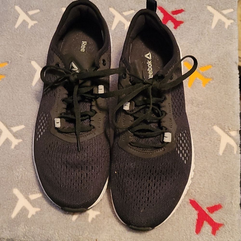 Womens Reebok sneakers